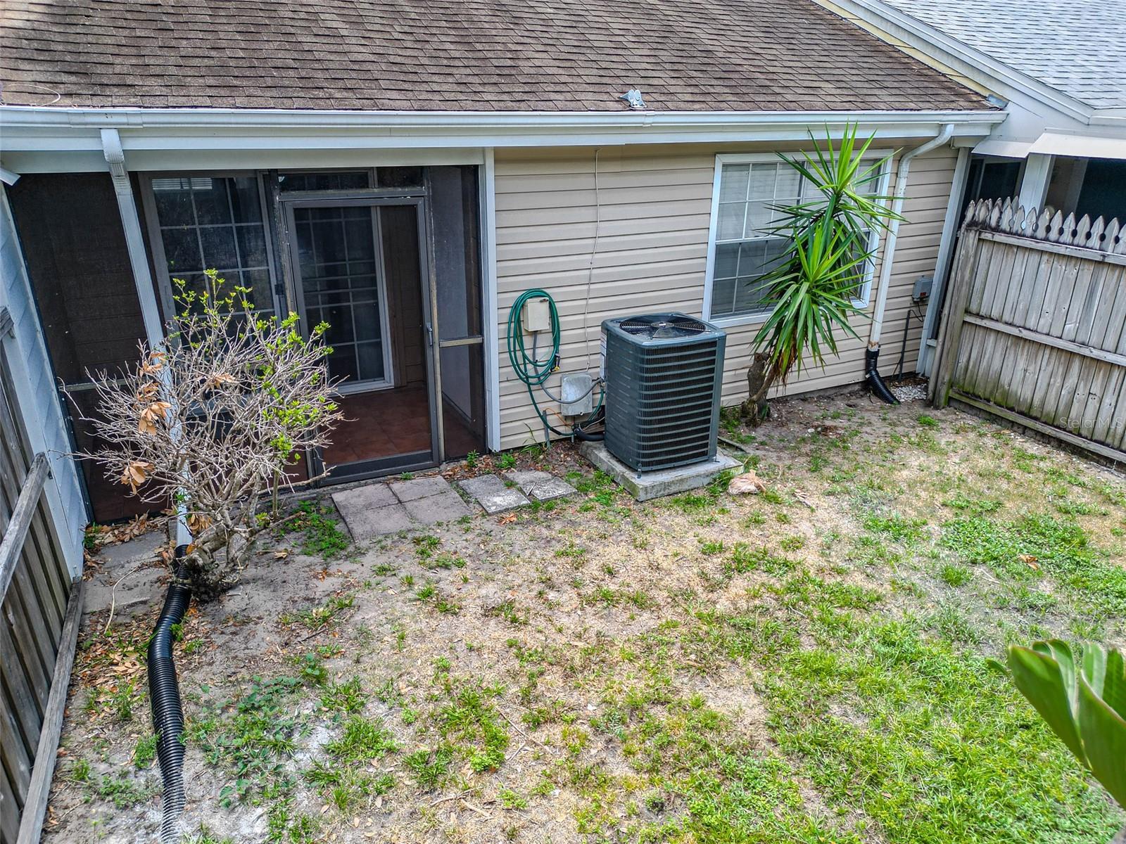 Image 26 of 45 For 890 Jackson Court