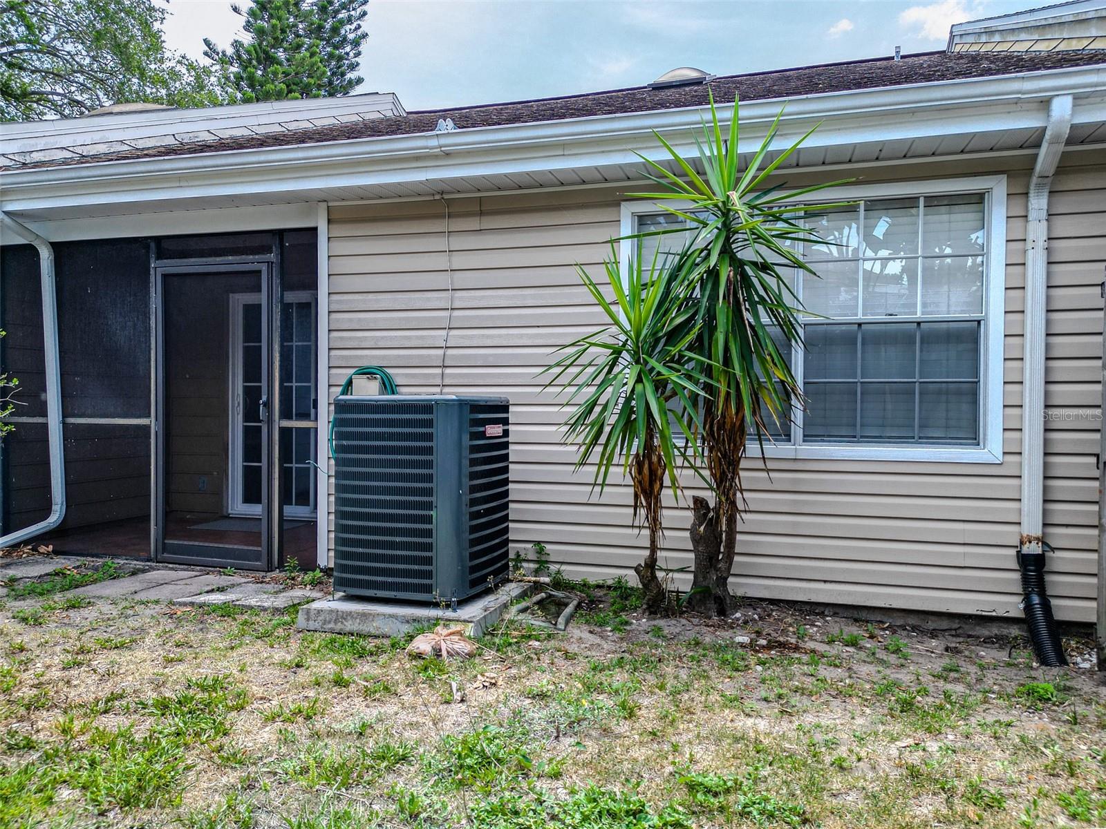 Image 27 of 45 For 890 Jackson Court