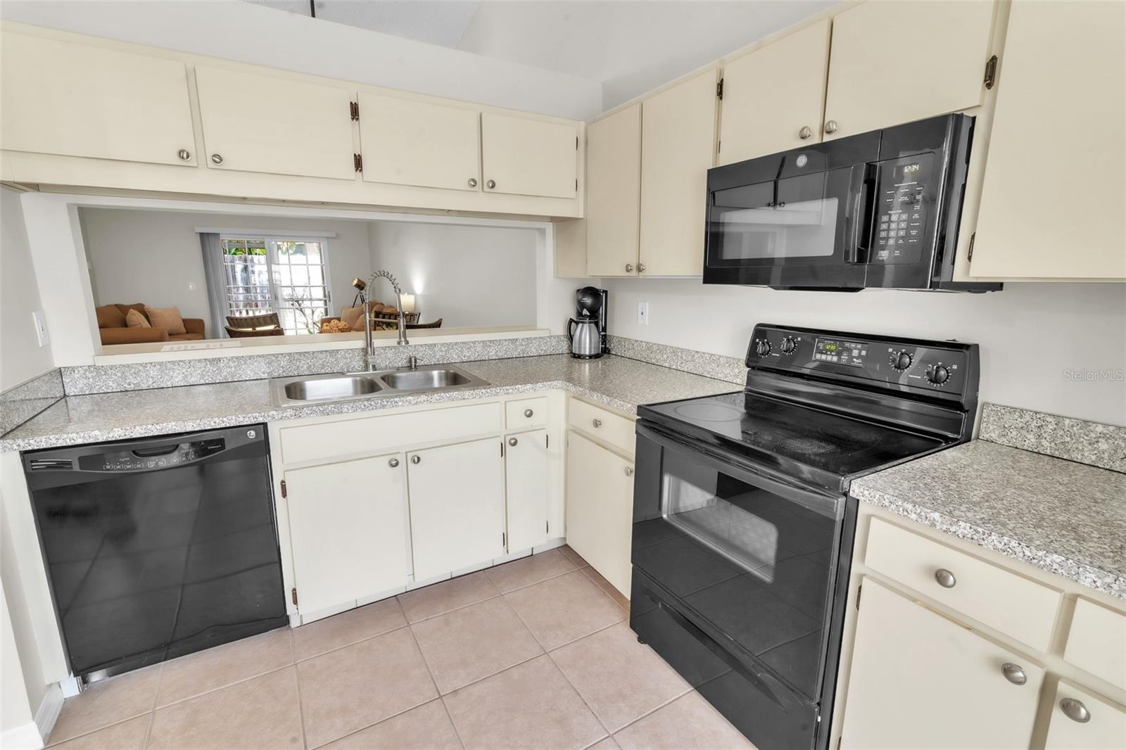 Image 4 of 45 For 890 Jackson Court