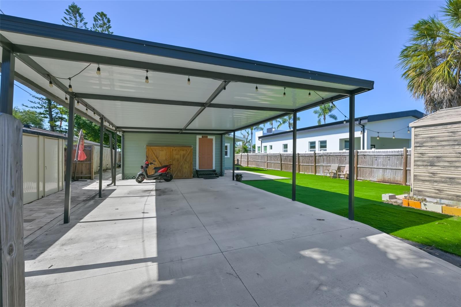 Image 13 of 29 For 5211 4th Avenue S