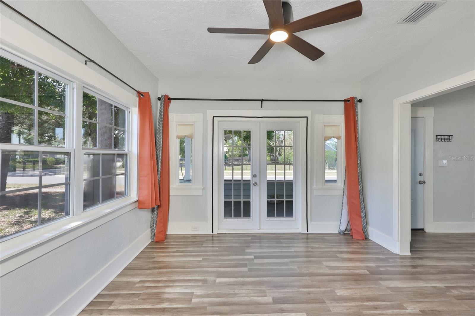 Image 16 of 29 For 5211 4th Avenue S