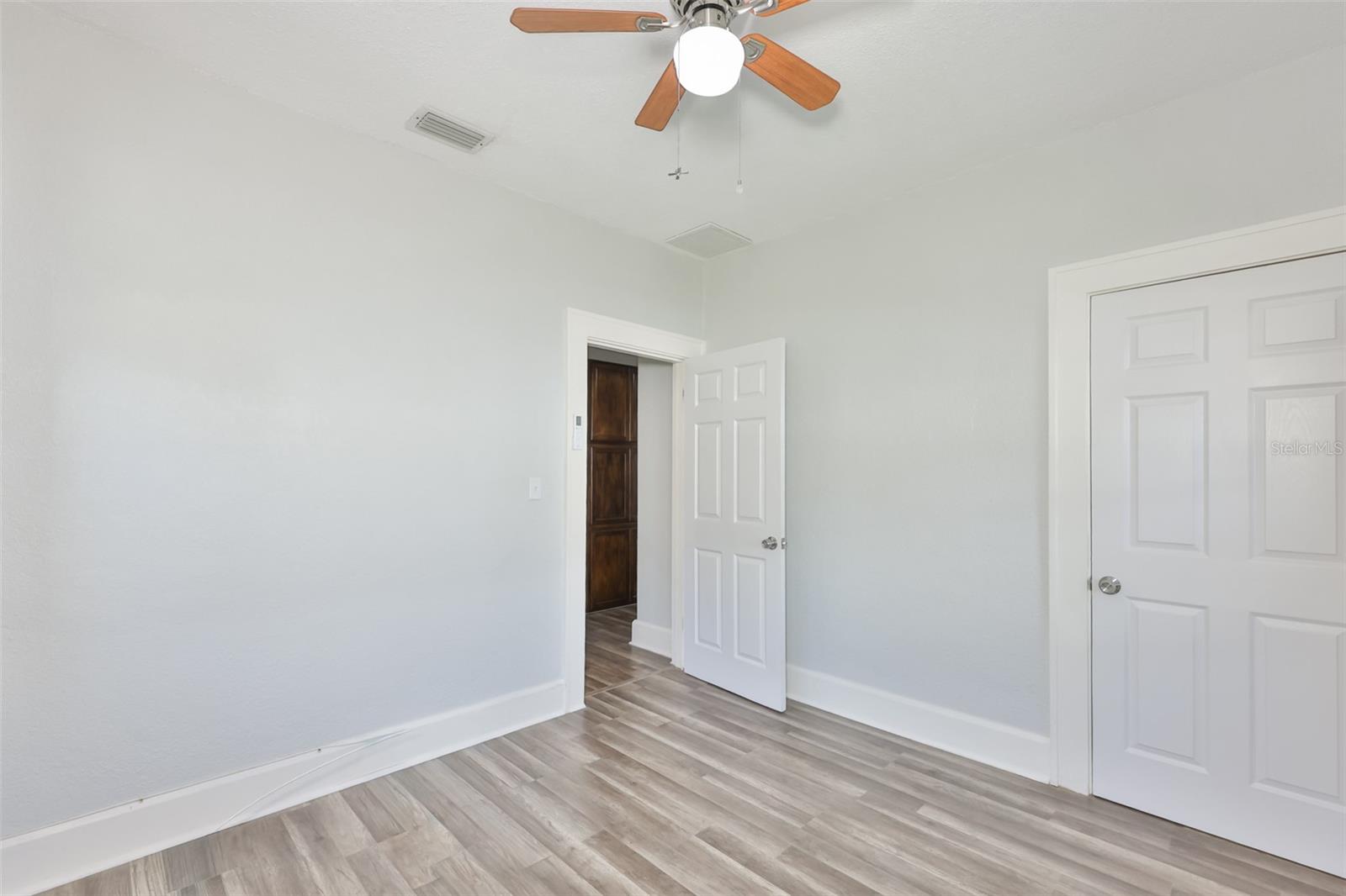 Image 24 of 29 For 5211 4th Avenue S