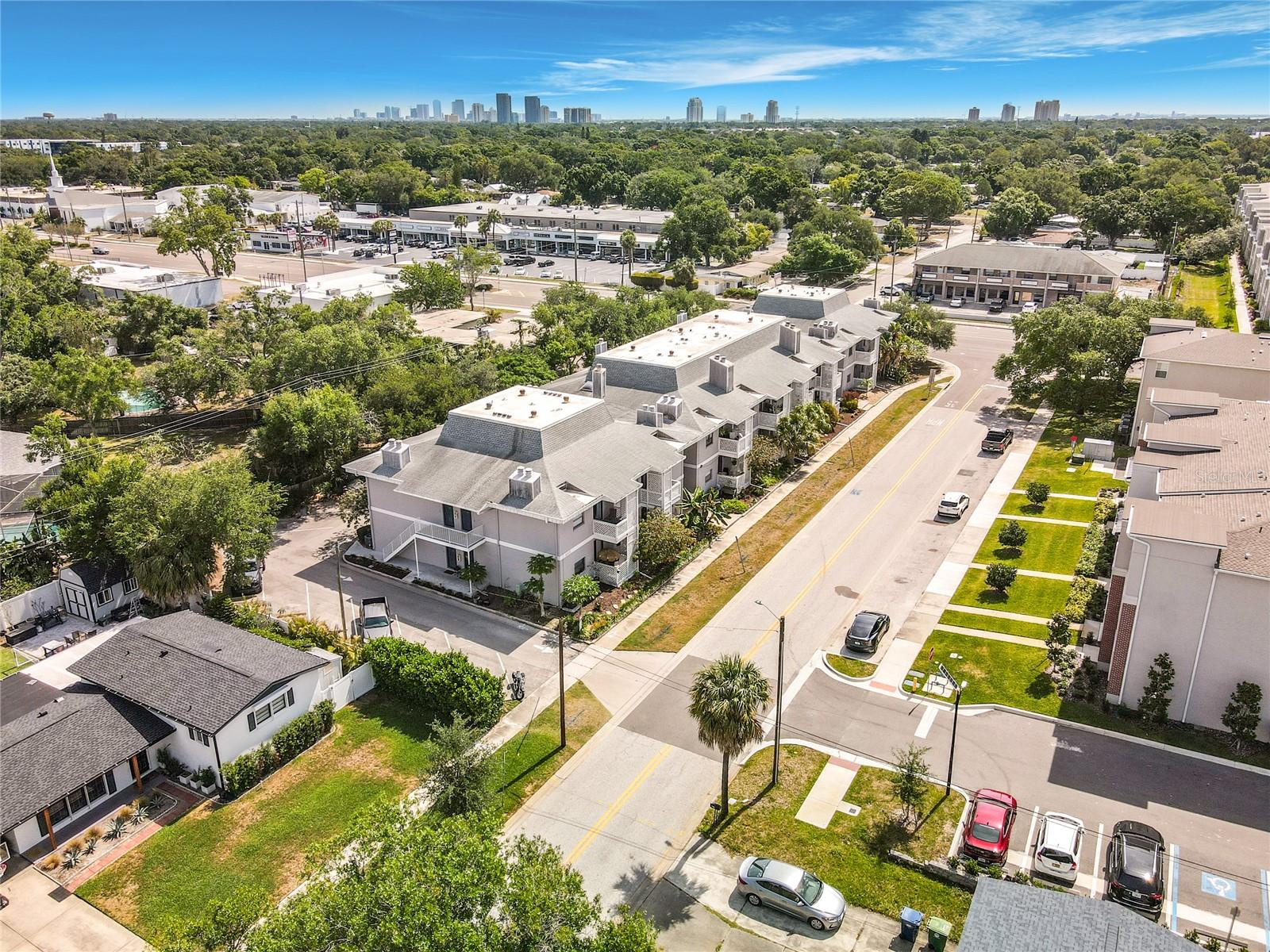 Image 16 of 18 For 4405 Fair Oaks Avenue 18