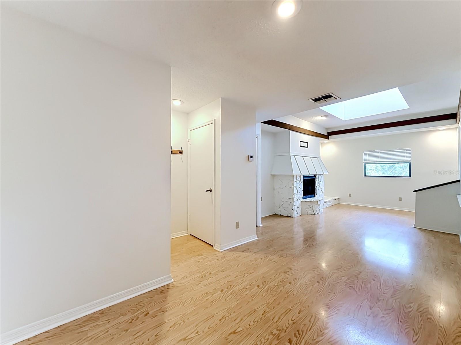 Image 3 of 18 For 4405 Fair Oaks Avenue 18