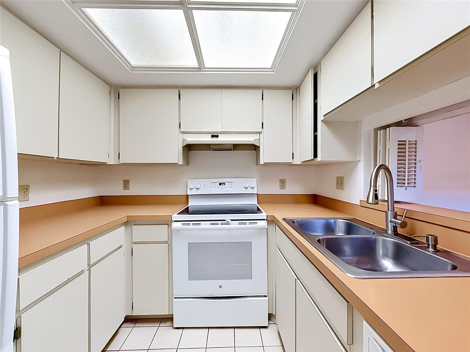 Image 8 of 18 For 4405 Fair Oaks Avenue 18