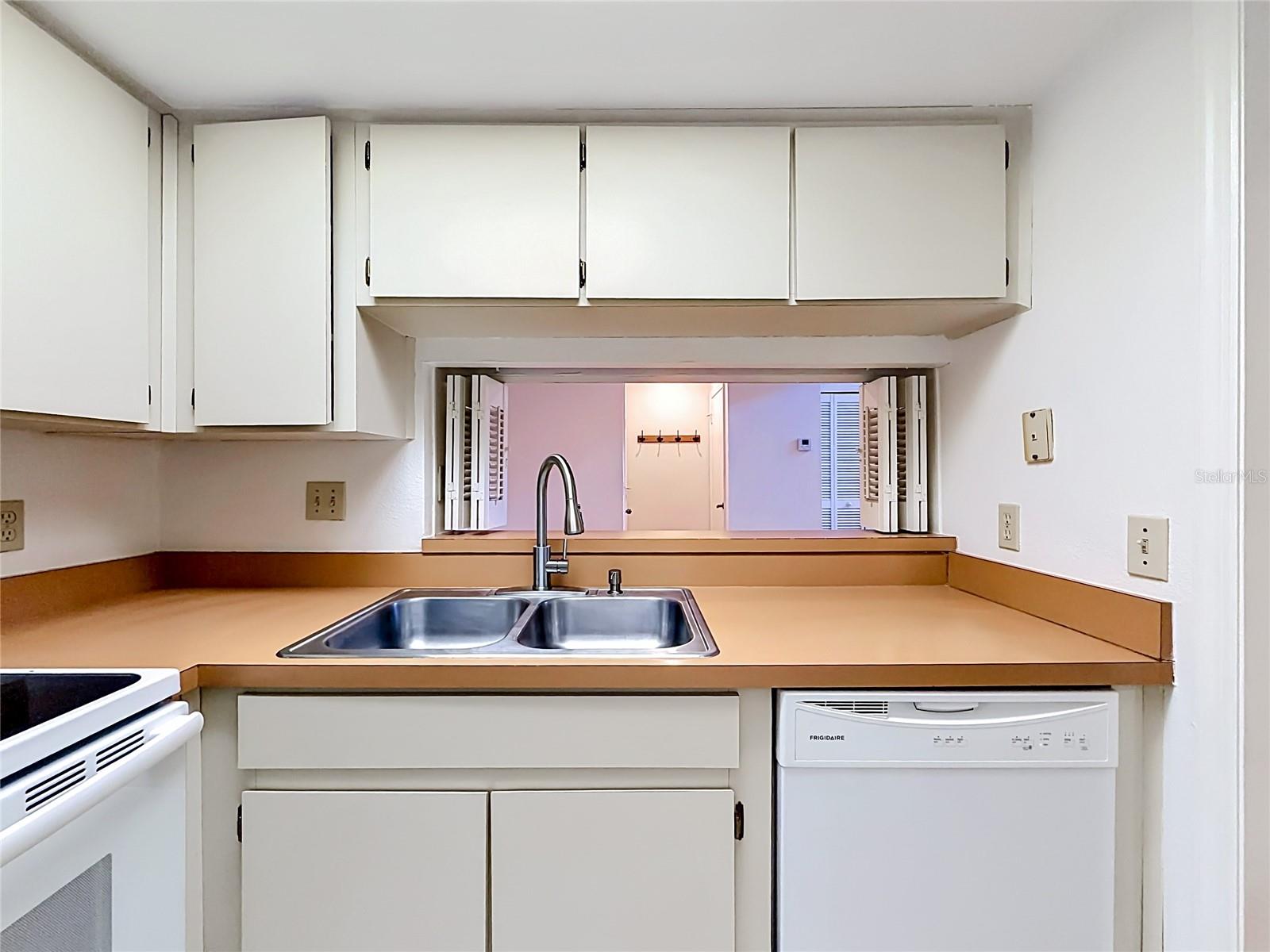 Image 9 of 18 For 4405 Fair Oaks Avenue 18
