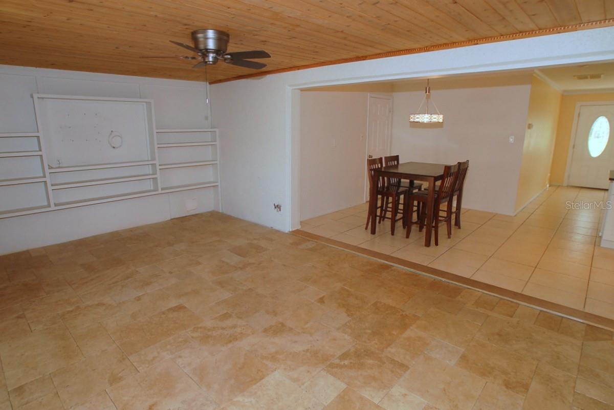 Image 10 of 63 For 468 Limewood Avenue