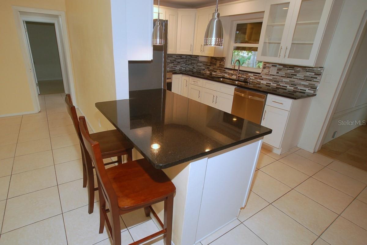 Image 11 of 63 For 468 Limewood Avenue