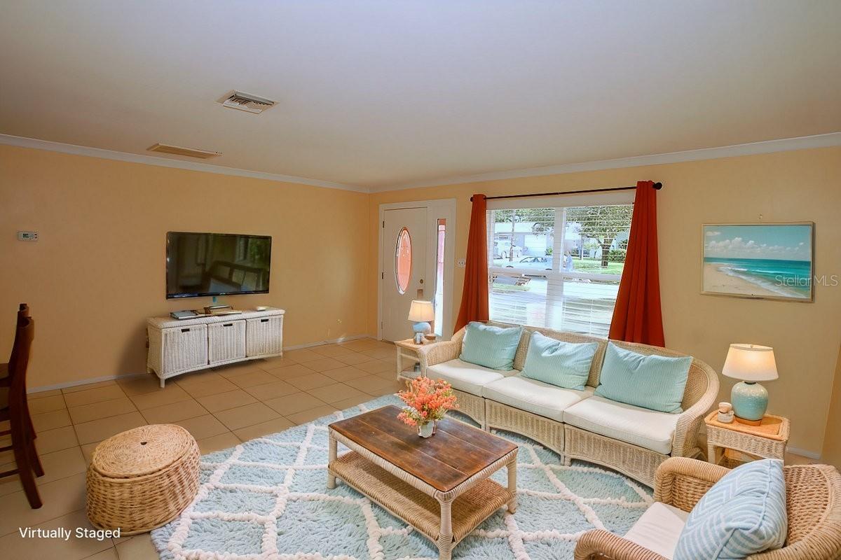Image 15 of 63 For 468 Limewood Avenue