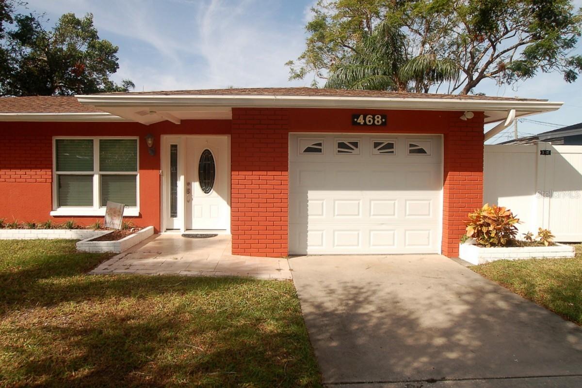 Image 4 of 63 For 468 Limewood Avenue