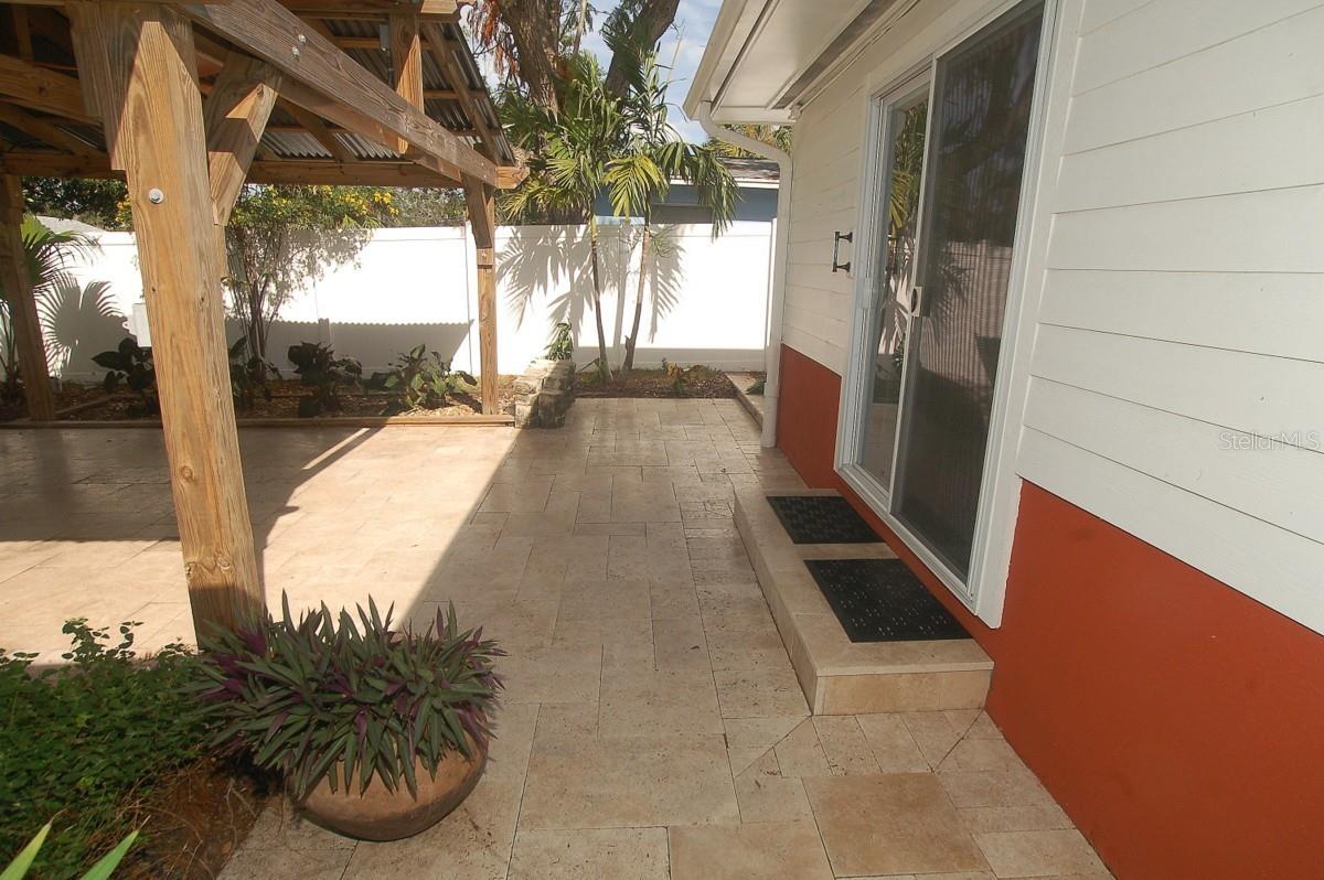 Image 47 of 63 For 468 Limewood Avenue