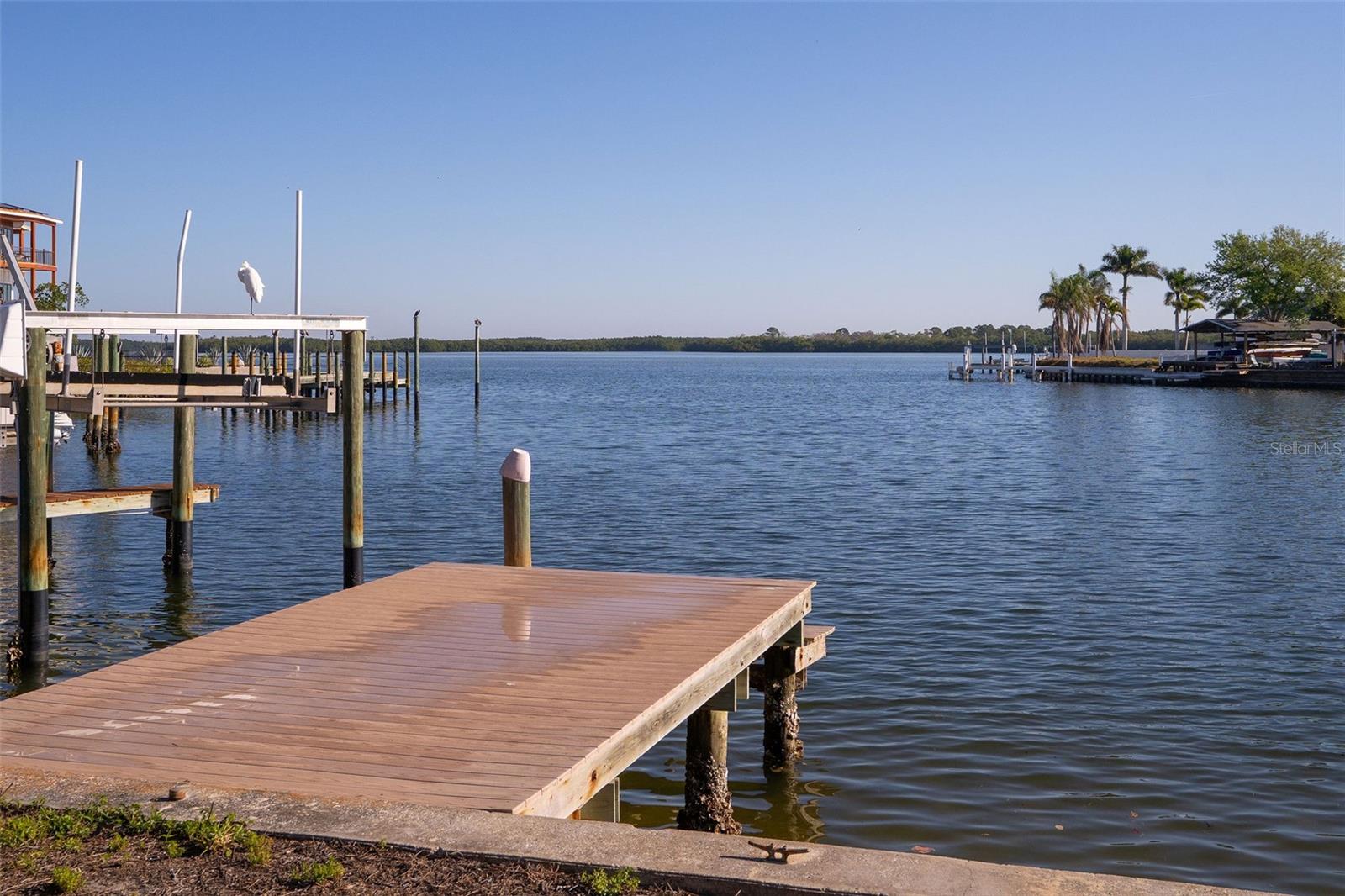 Listing photo id 5 for 1859 Bayou Grande Boulevard Ne