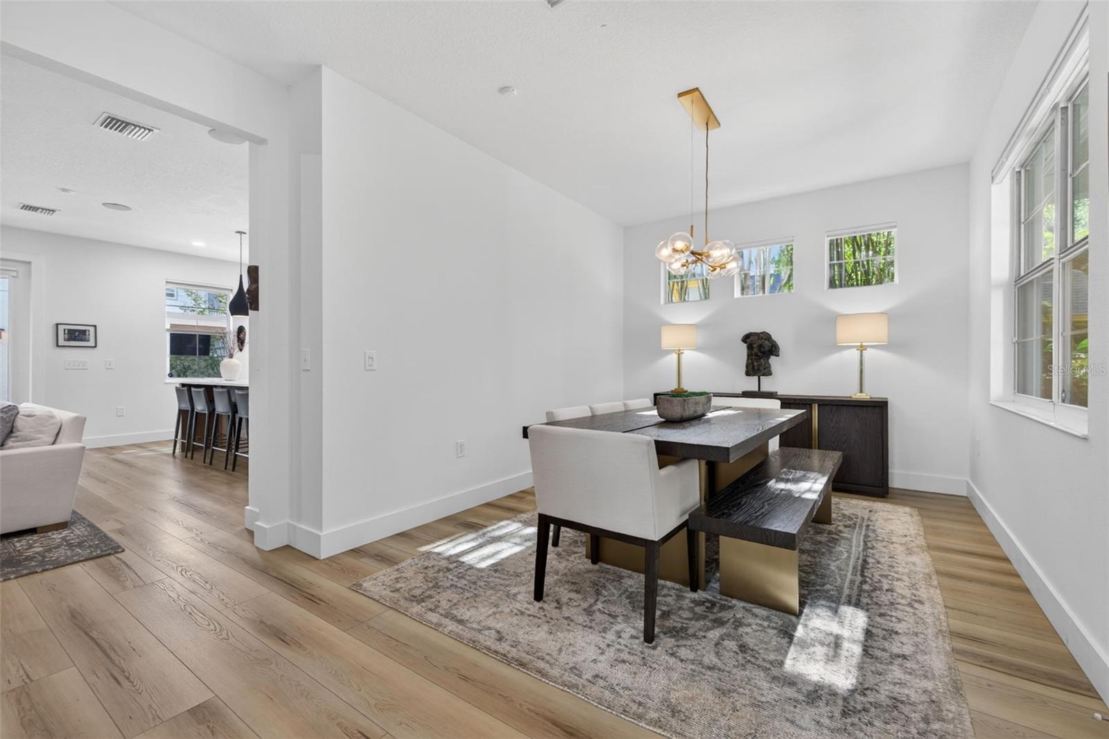 Image 11 of 61 For 652 10th Avenue S