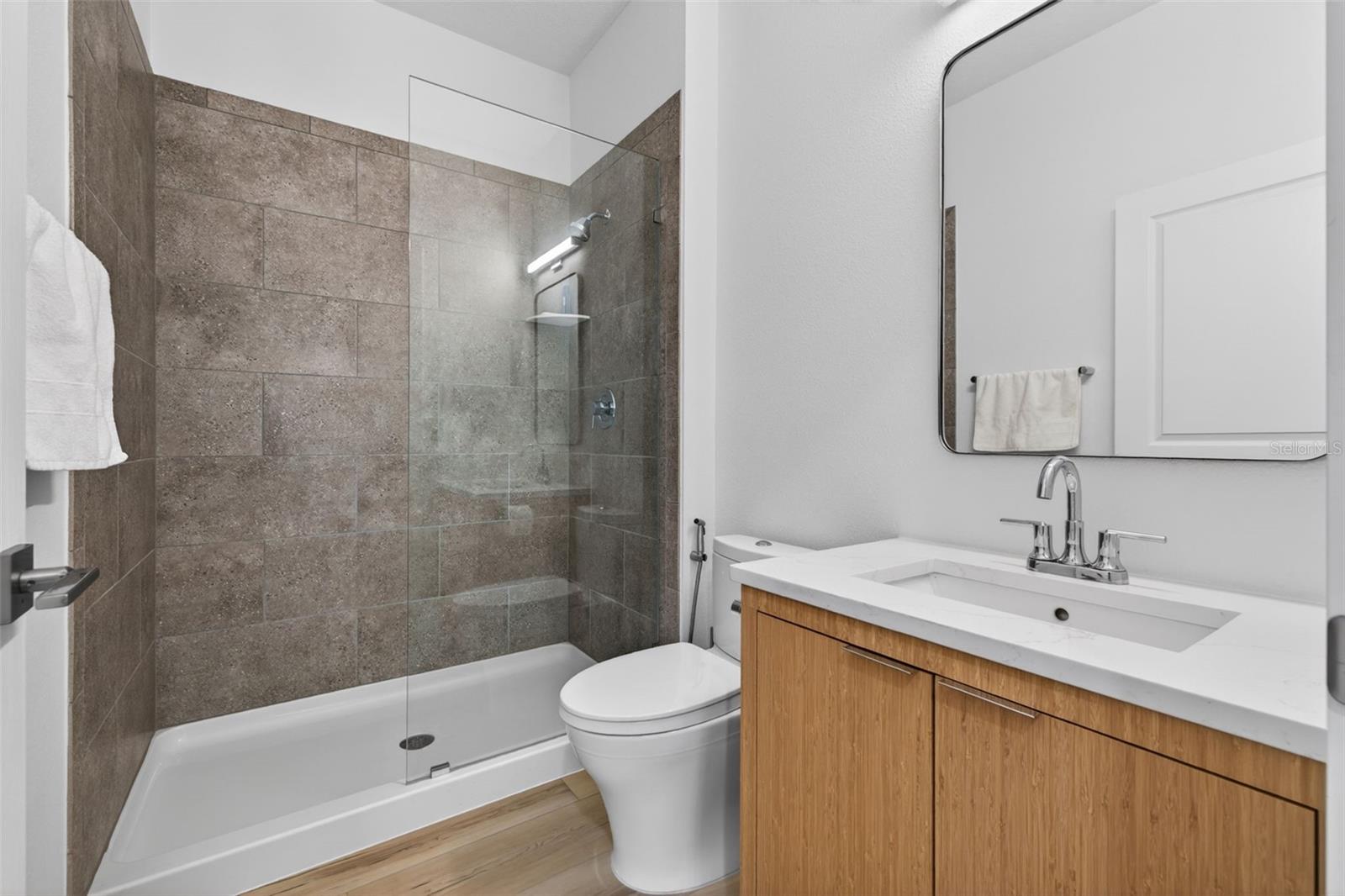 Image 24 of 61 For 652 10th Avenue S