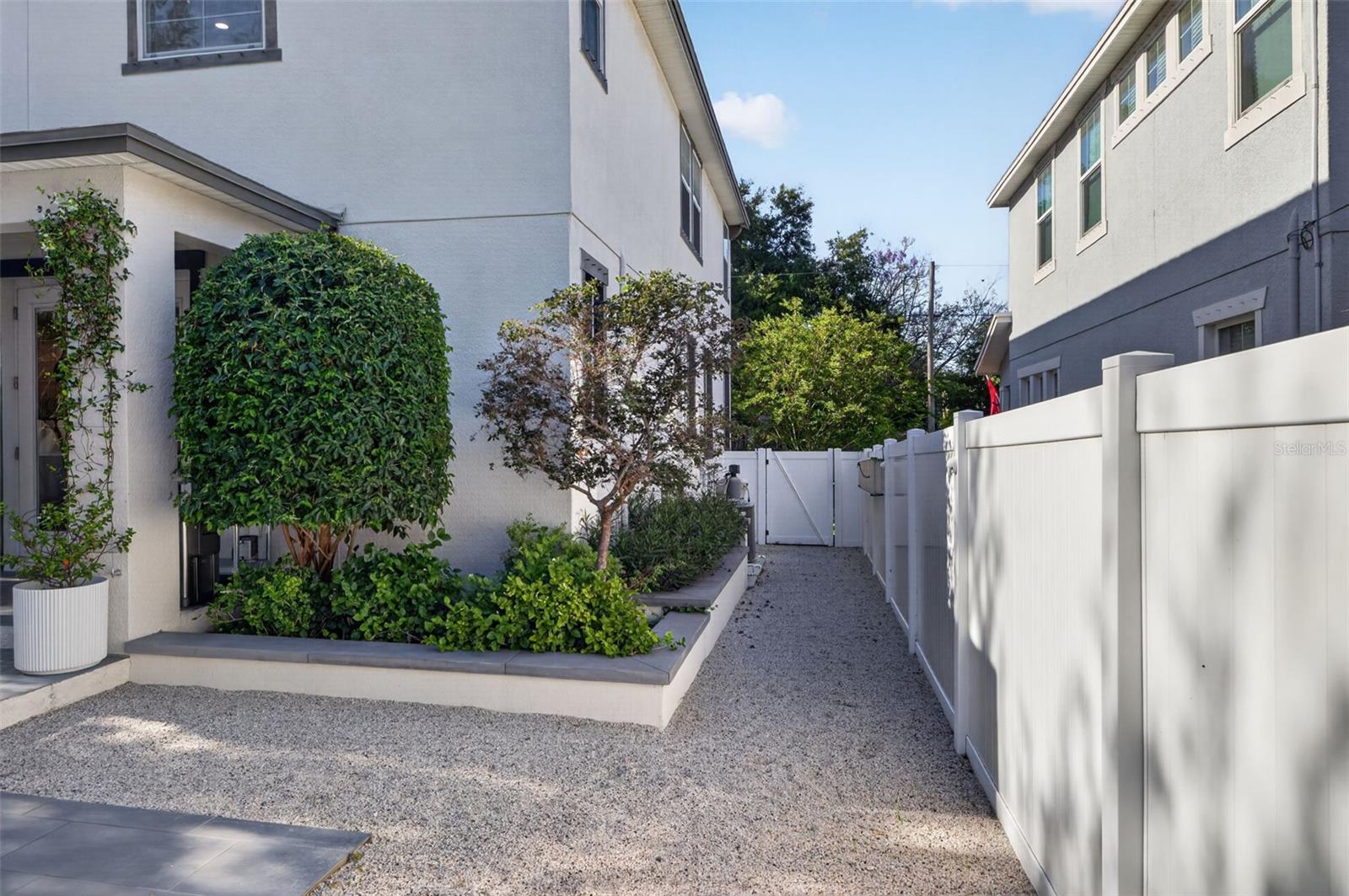Image 41 of 61 For 652 10th Avenue S