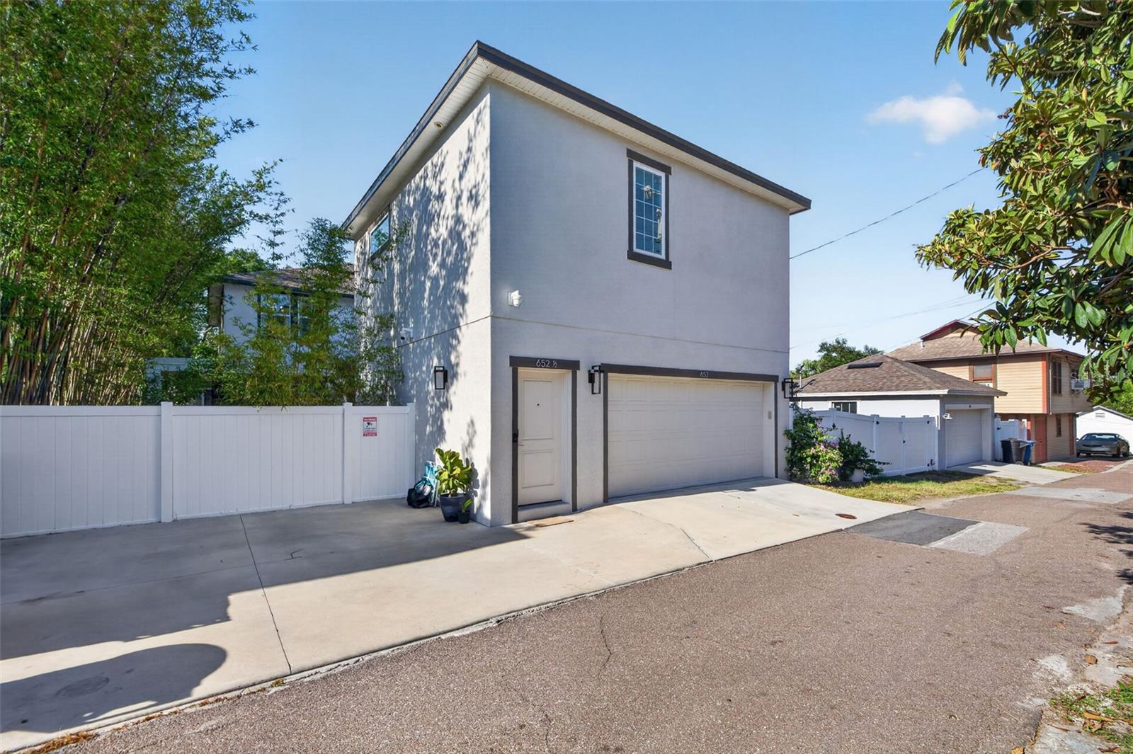 Image 42 of 61 For 652 10th Avenue S