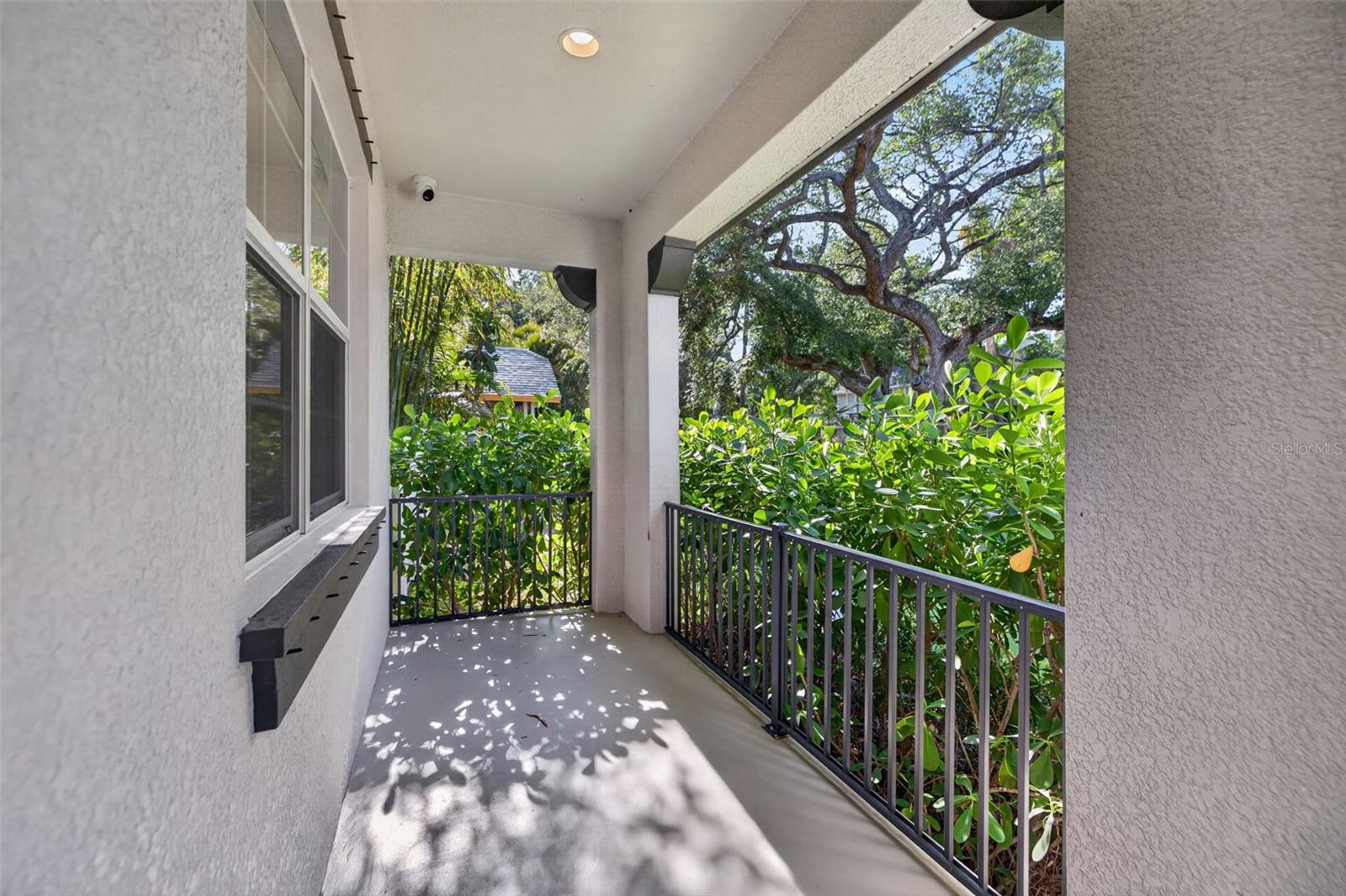 Image 9 of 61 For 652 10th Avenue S
