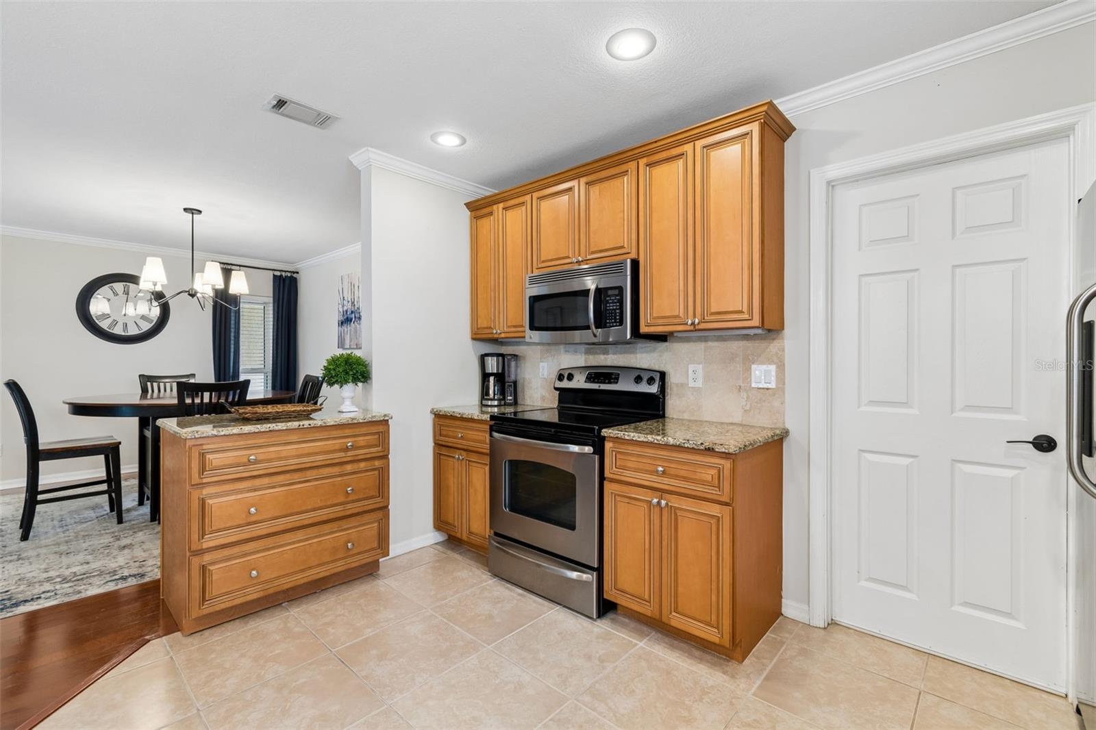 Image 24 of 61 For 1005 Highgrove Court