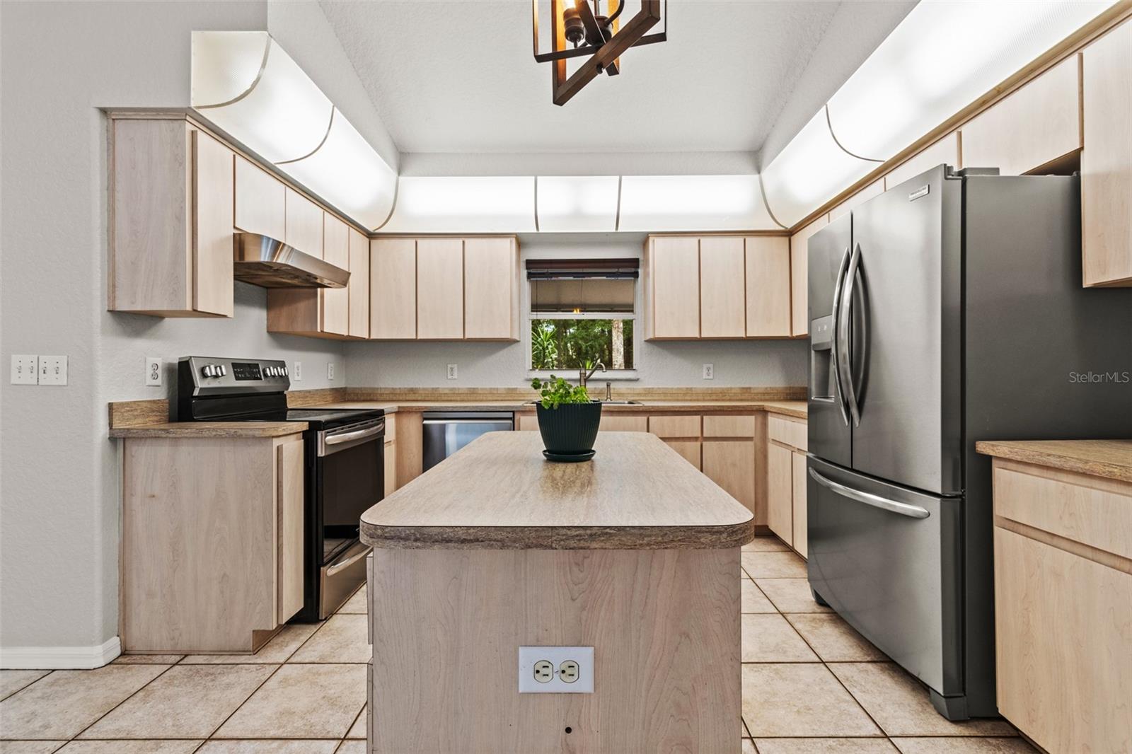 Image 10 of 53 For 315 Garfield Avenue