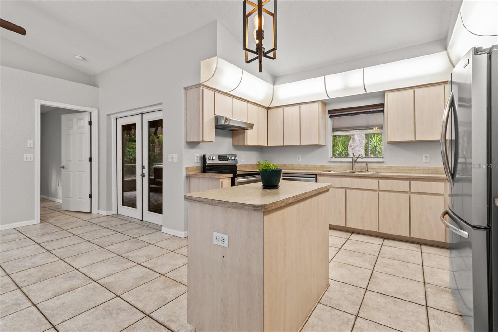 Image 11 of 53 For 315 Garfield Avenue