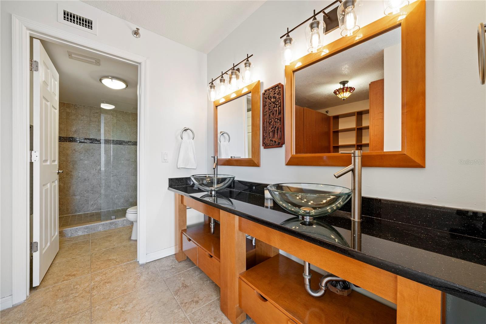 Image 11 of 79 For 6294 Bahia Del Mar Circle 904