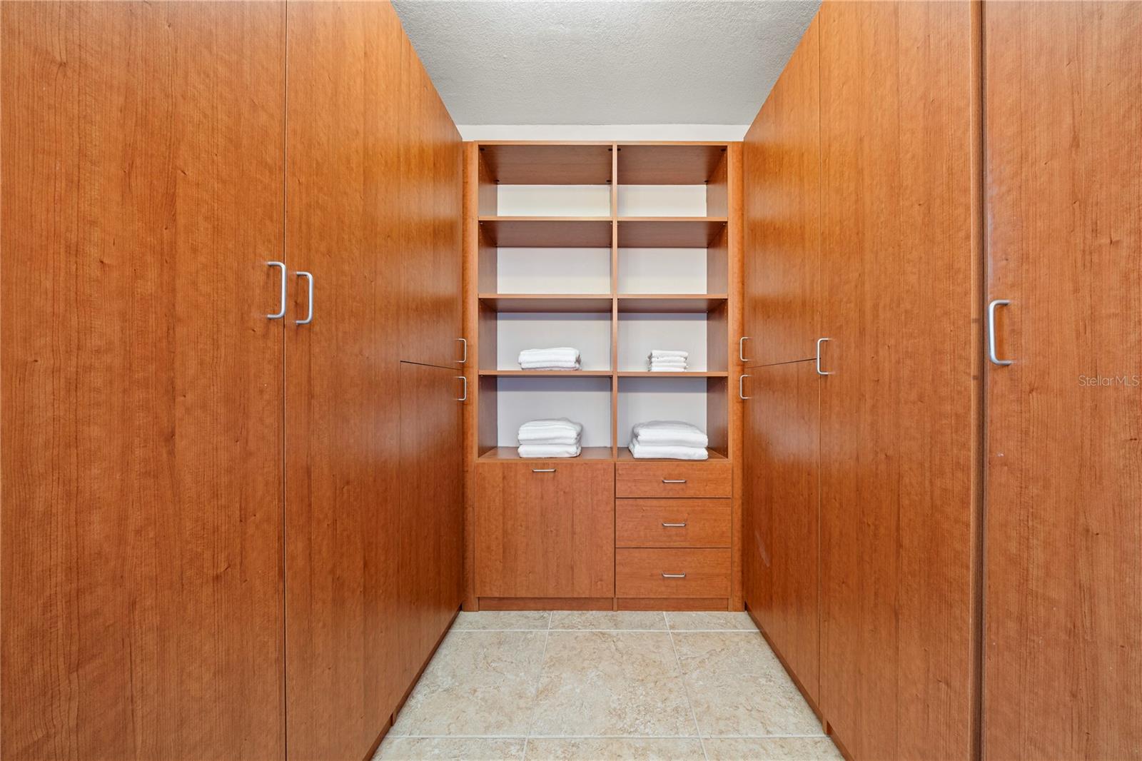 Image 15 of 79 For 6294 Bahia Del Mar Circle 904