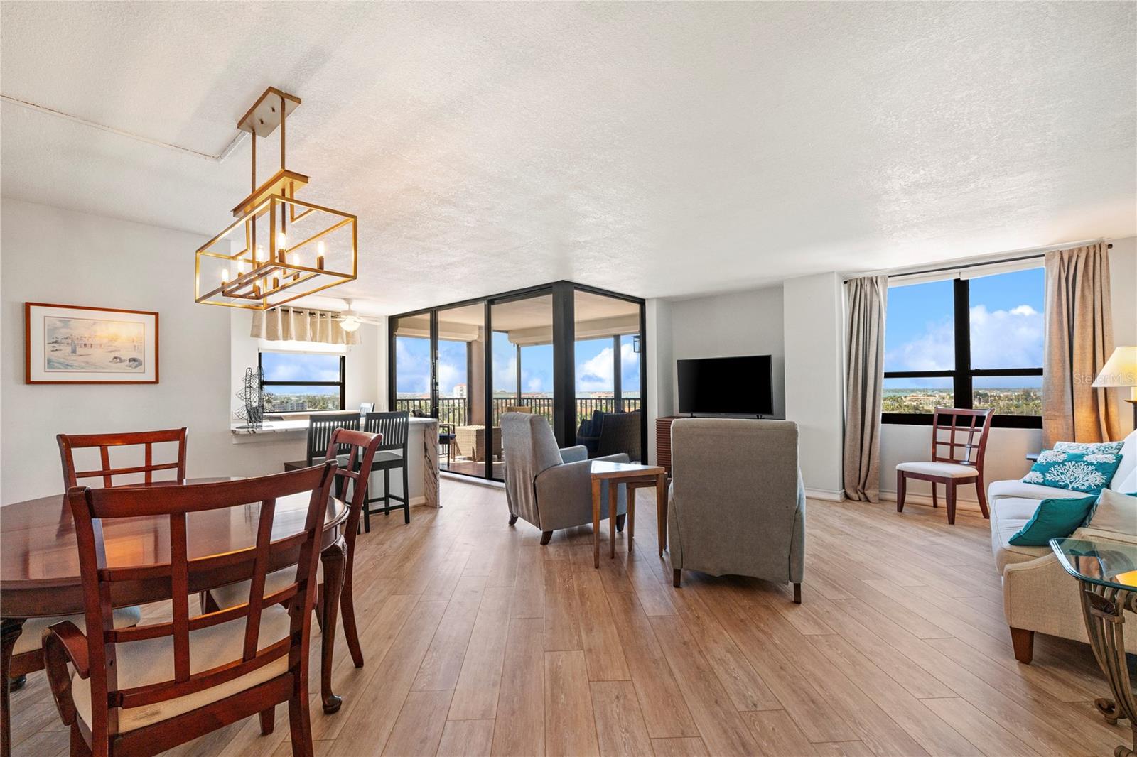 Image 18 of 79 For 6294 Bahia Del Mar Circle 904