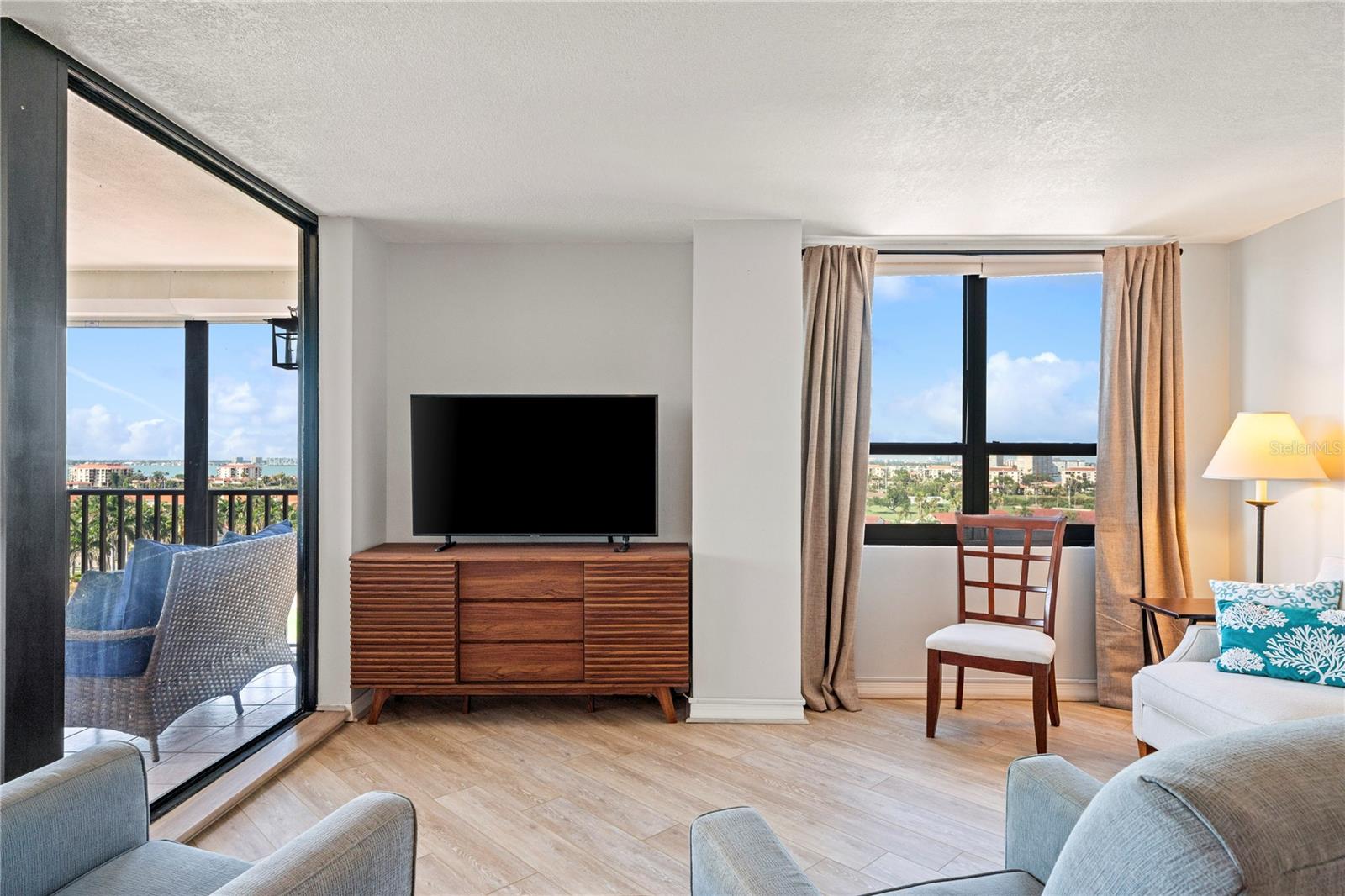 Image 21 of 79 For 6294 Bahia Del Mar Circle 904