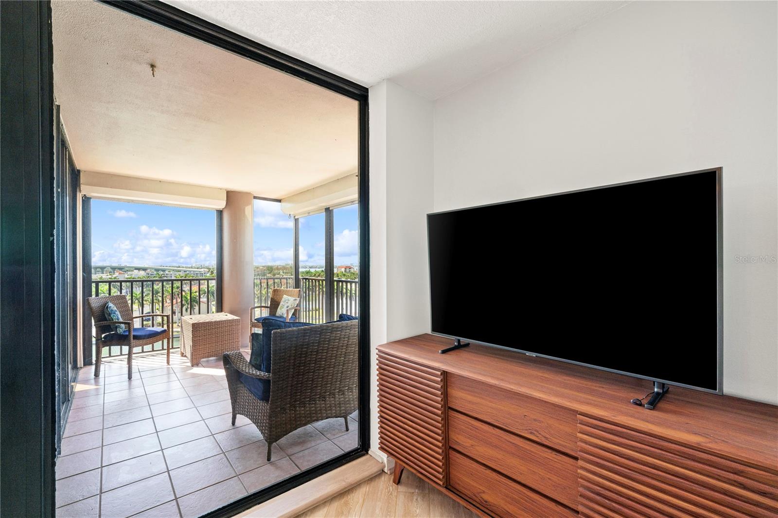 Image 30 of 79 For 6294 Bahia Del Mar Circle 904