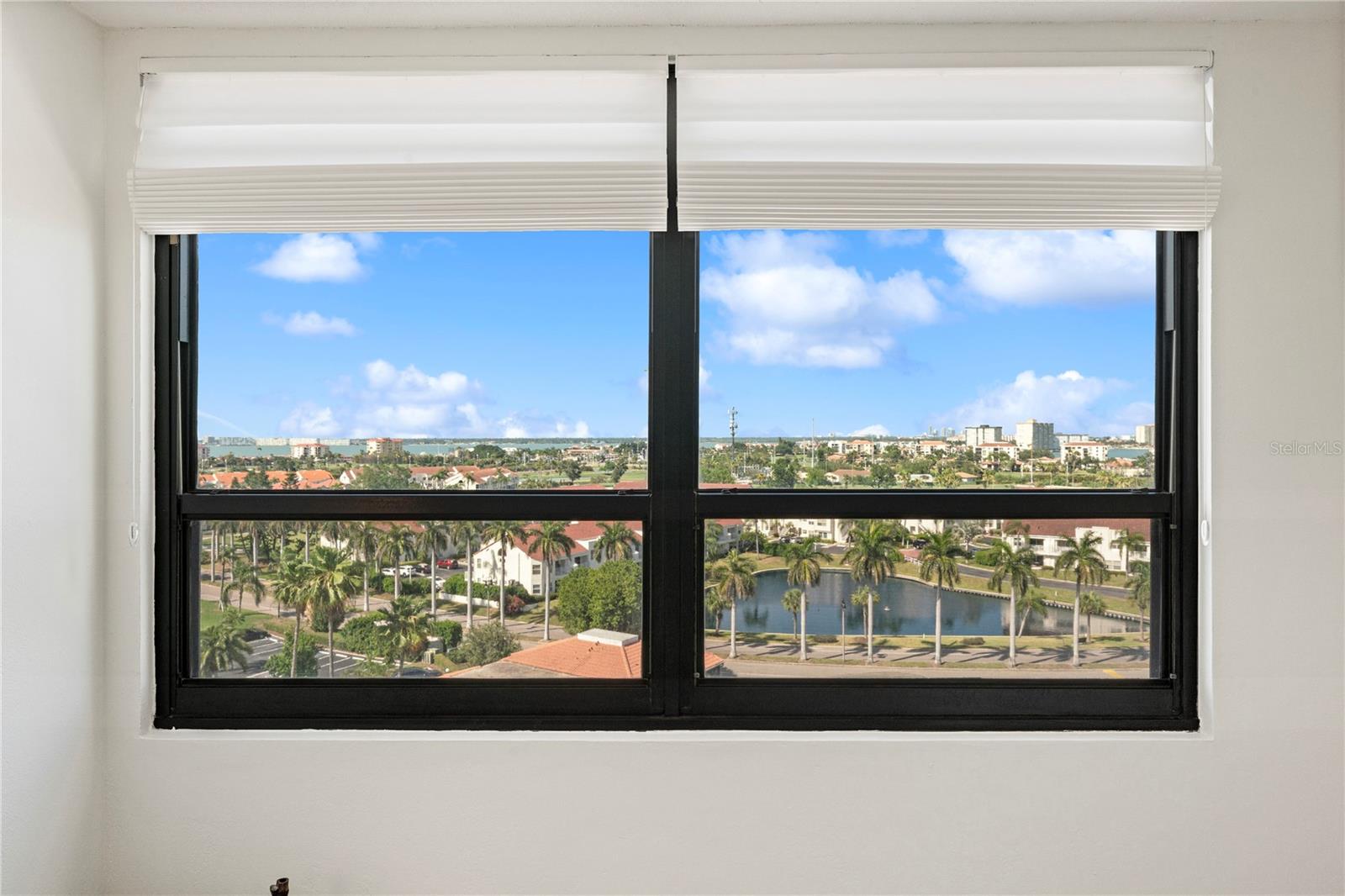 Image 35 of 79 For 6294 Bahia Del Mar Circle 904