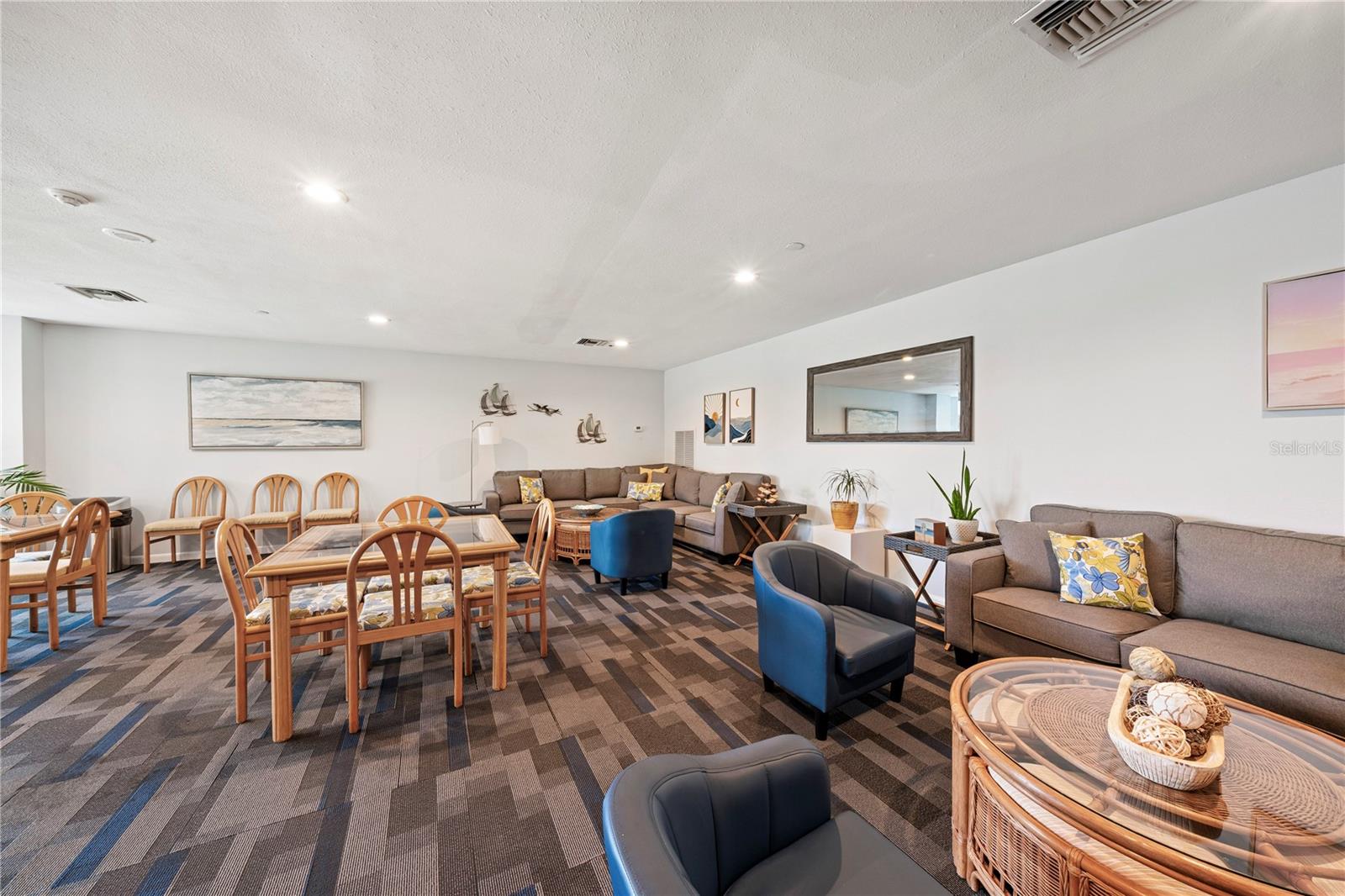 Image 53 of 79 For 6294 Bahia Del Mar Circle 904