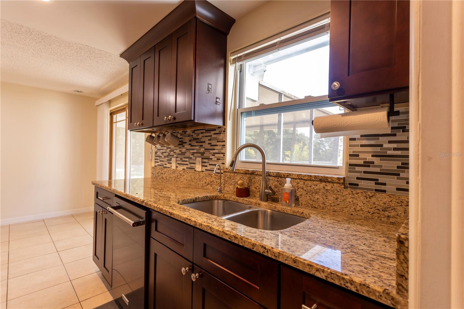 Image 9 of 42 For 2877 Nutwood Street