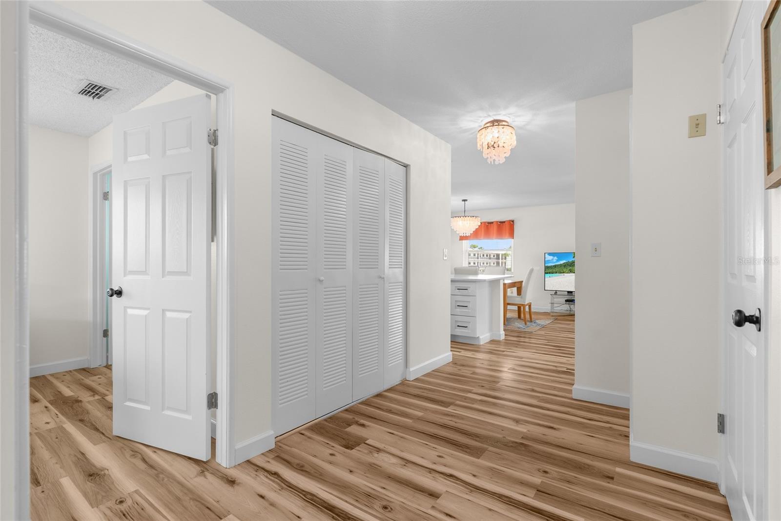 Image 18 of 58 For 5967 Terrace Park Drive N 201