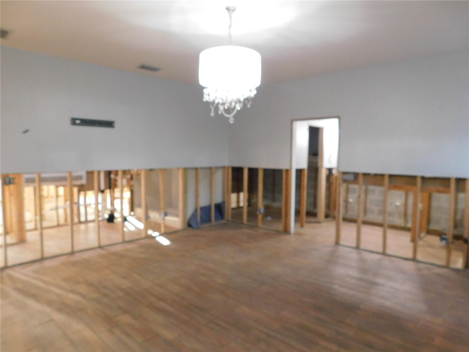 Image 10 of 30 For 2525 Valrico Road