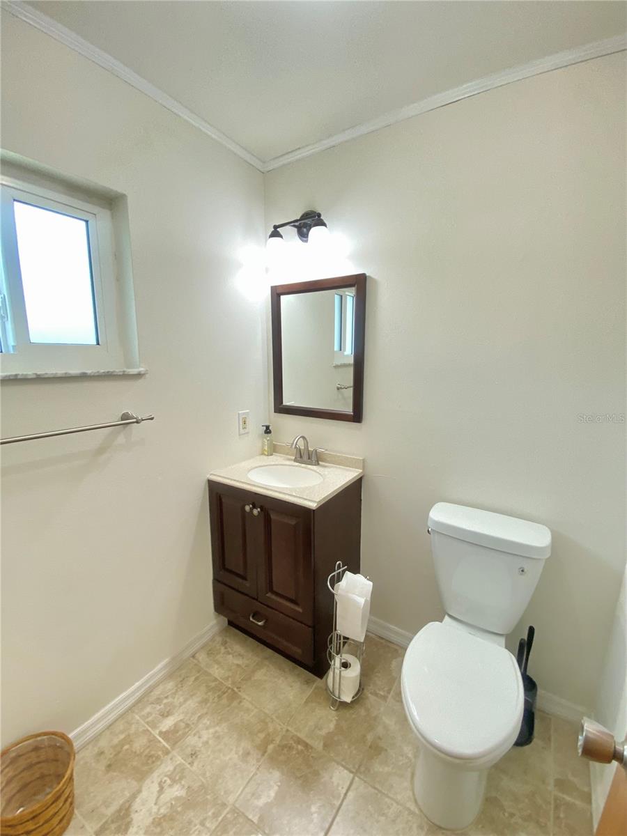 Image 14 of 17 For 2501 18th Avenue S