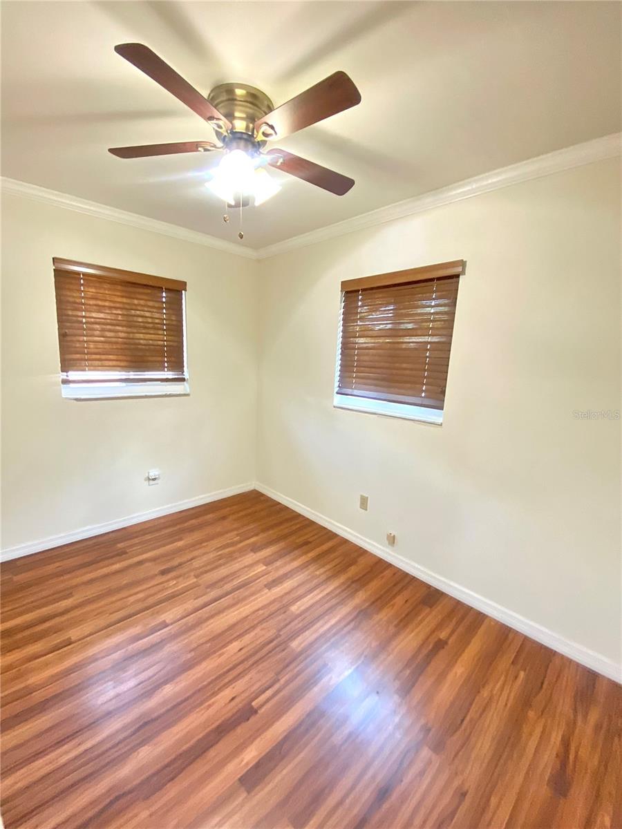 Image 17 of 17 For 2501 18th Avenue S