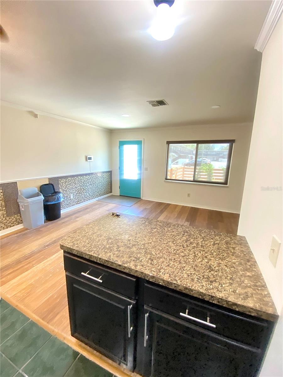 Image 5 of 17 For 2501 18th Avenue S