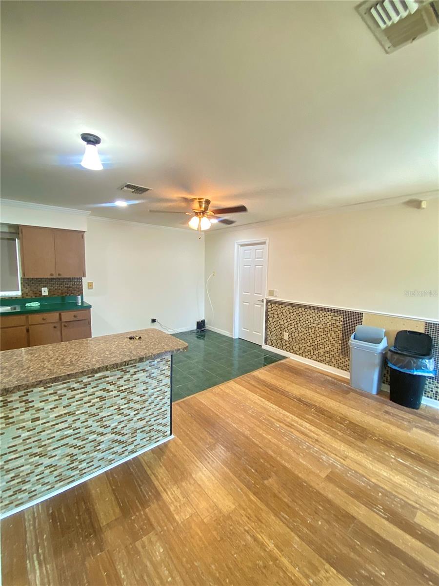 Image 6 of 17 For 2501 18th Avenue S