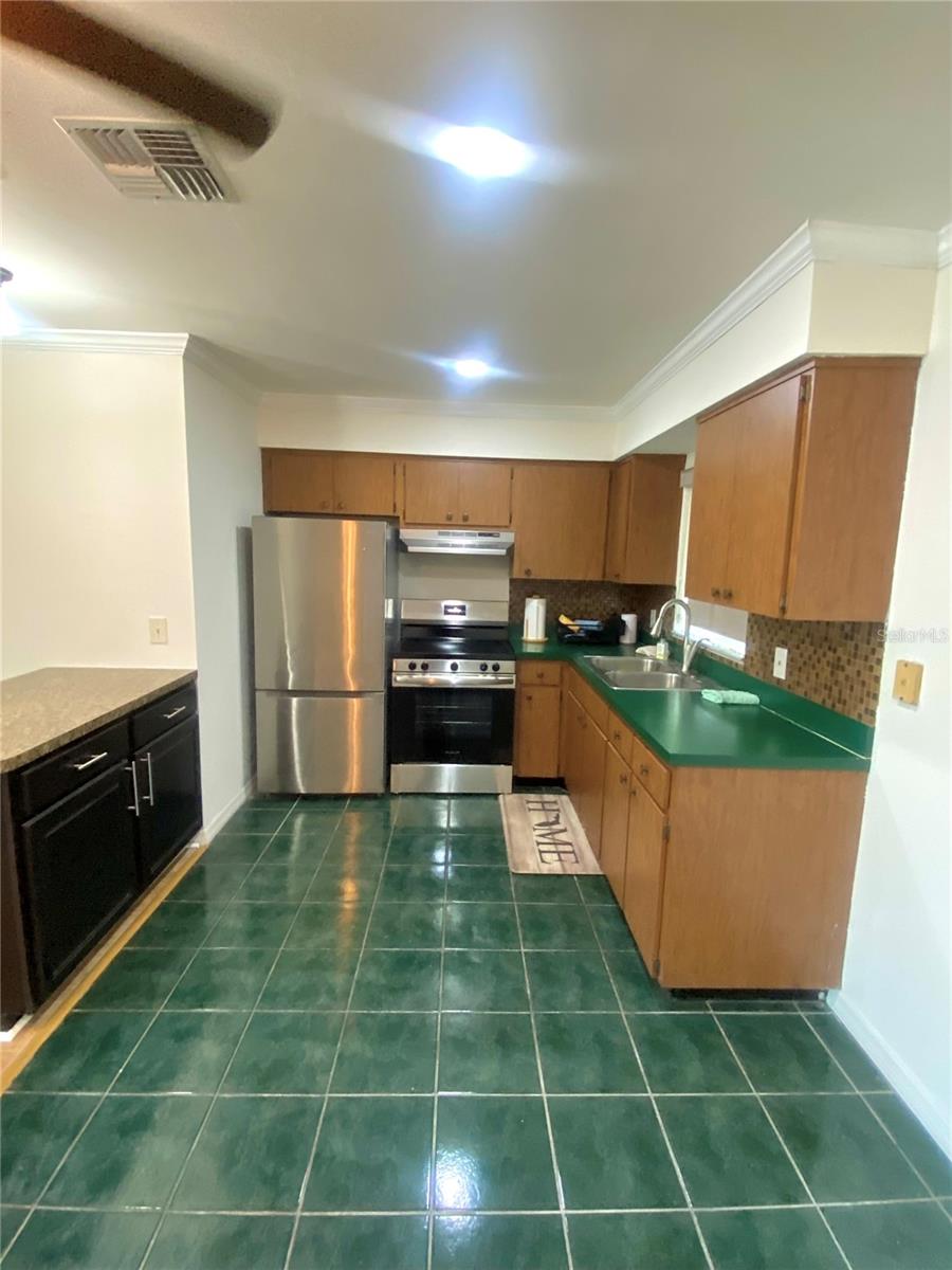 Image 8 of 17 For 2501 18th Avenue S