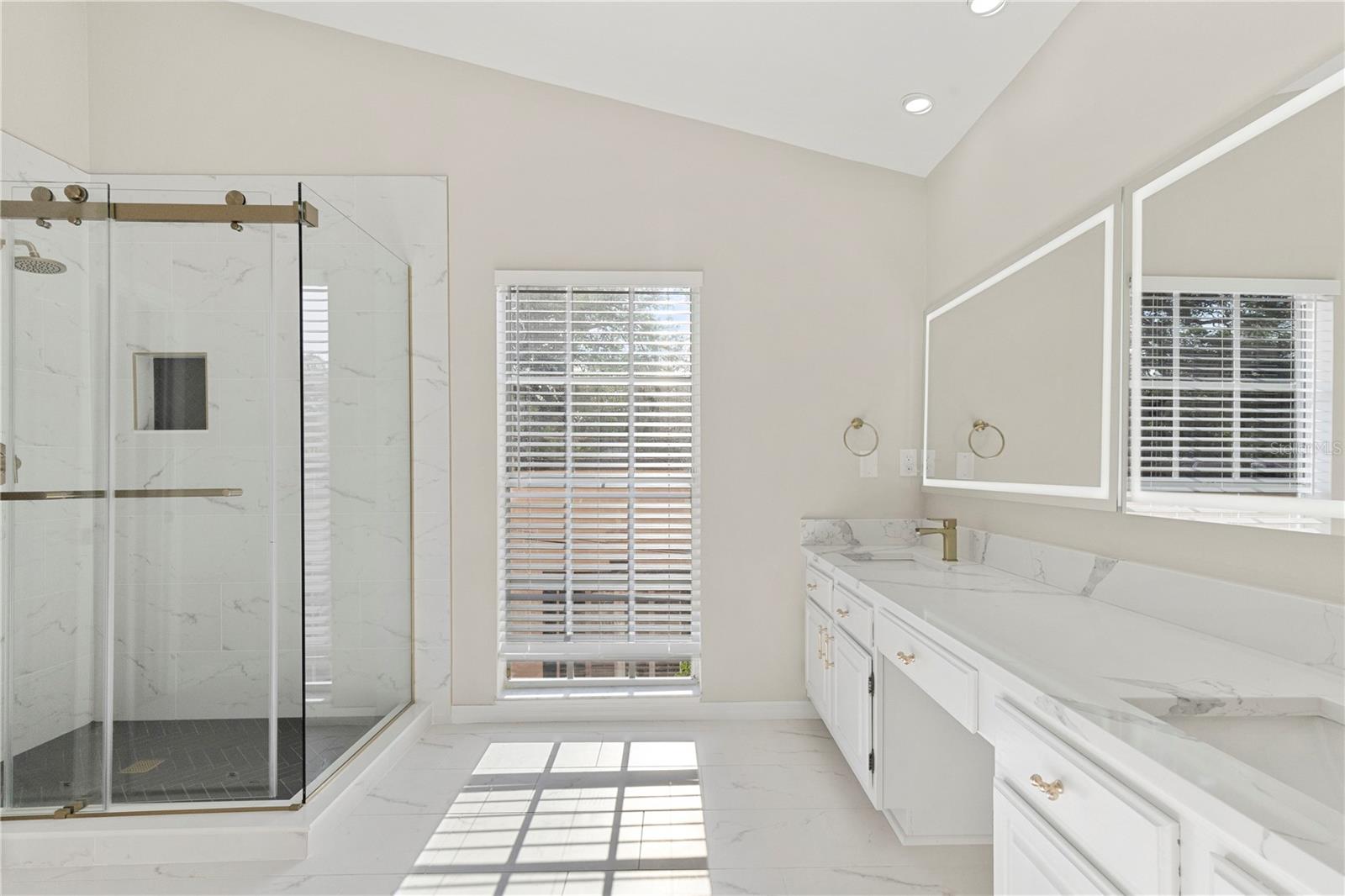 Image 20 of 24 For 3110 Villa Rosa Street
