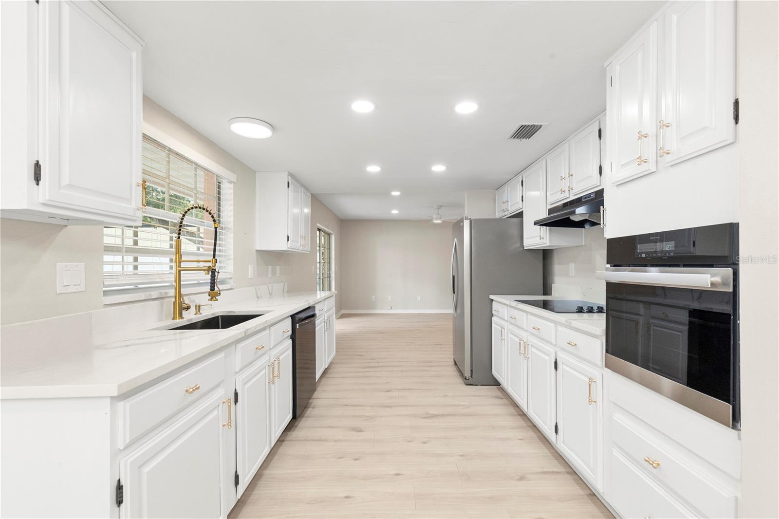 Image 5 of 24 For 3110 Villa Rosa Street