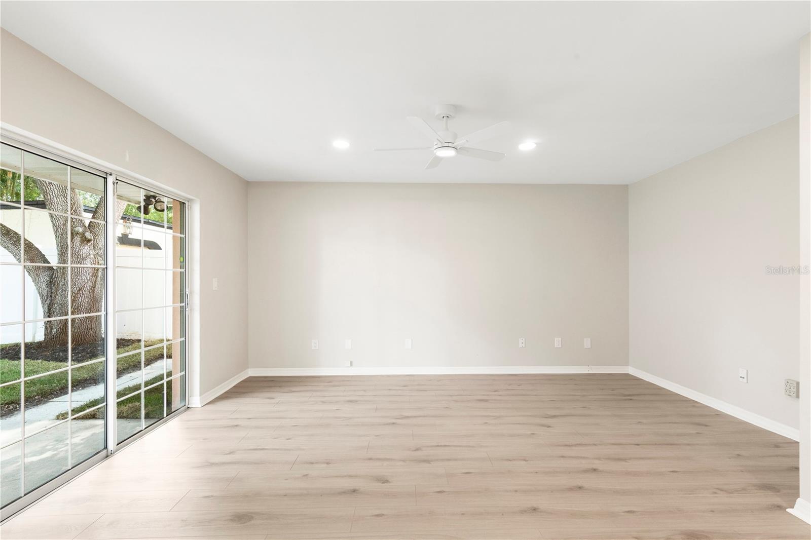Image 7 of 24 For 3110 Villa Rosa Street