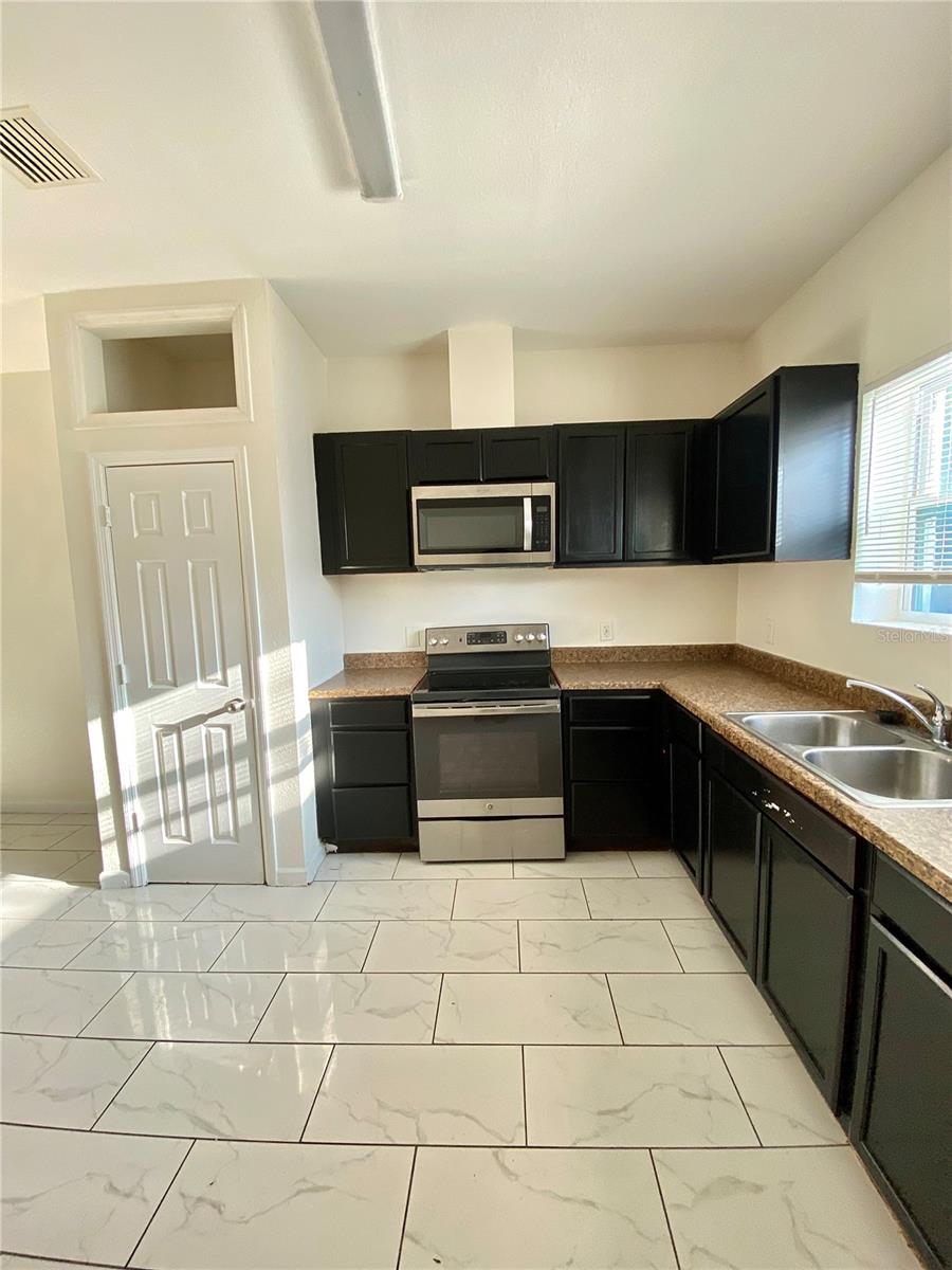 Image 11 of 28 For 4721 14th Avenue S