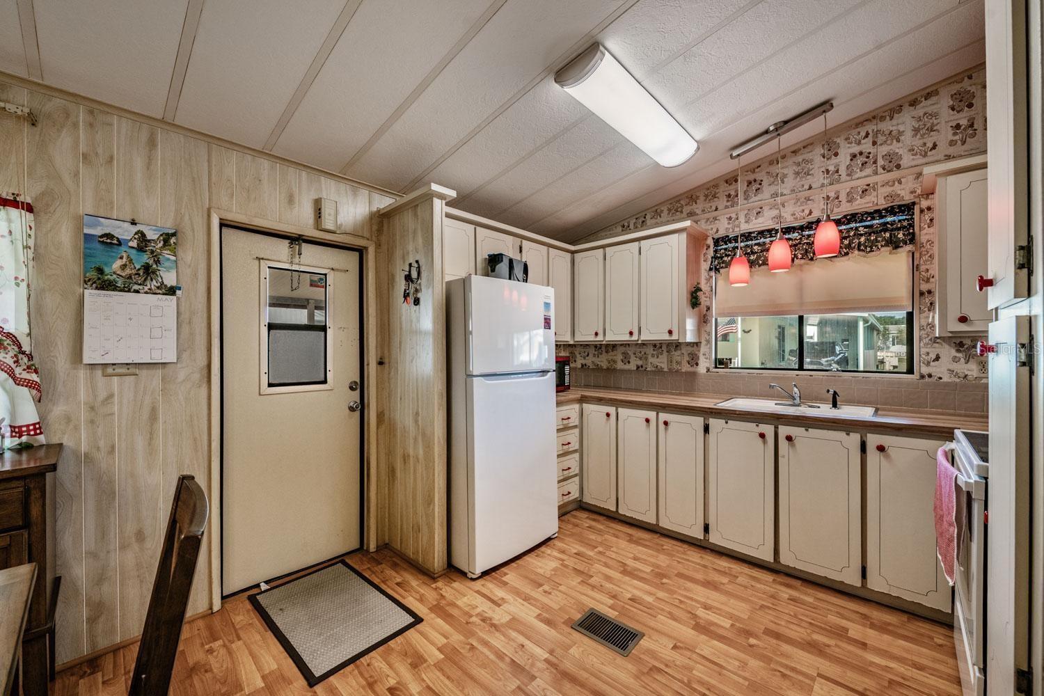 Image 7 of 46 For 7047 El Matador Street