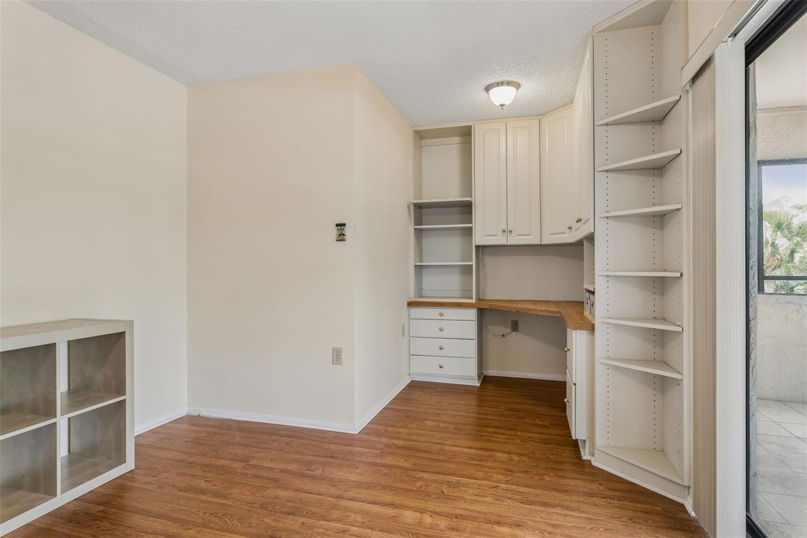 Image 16 of 30 For 2587 Countryside Boulevard 6313