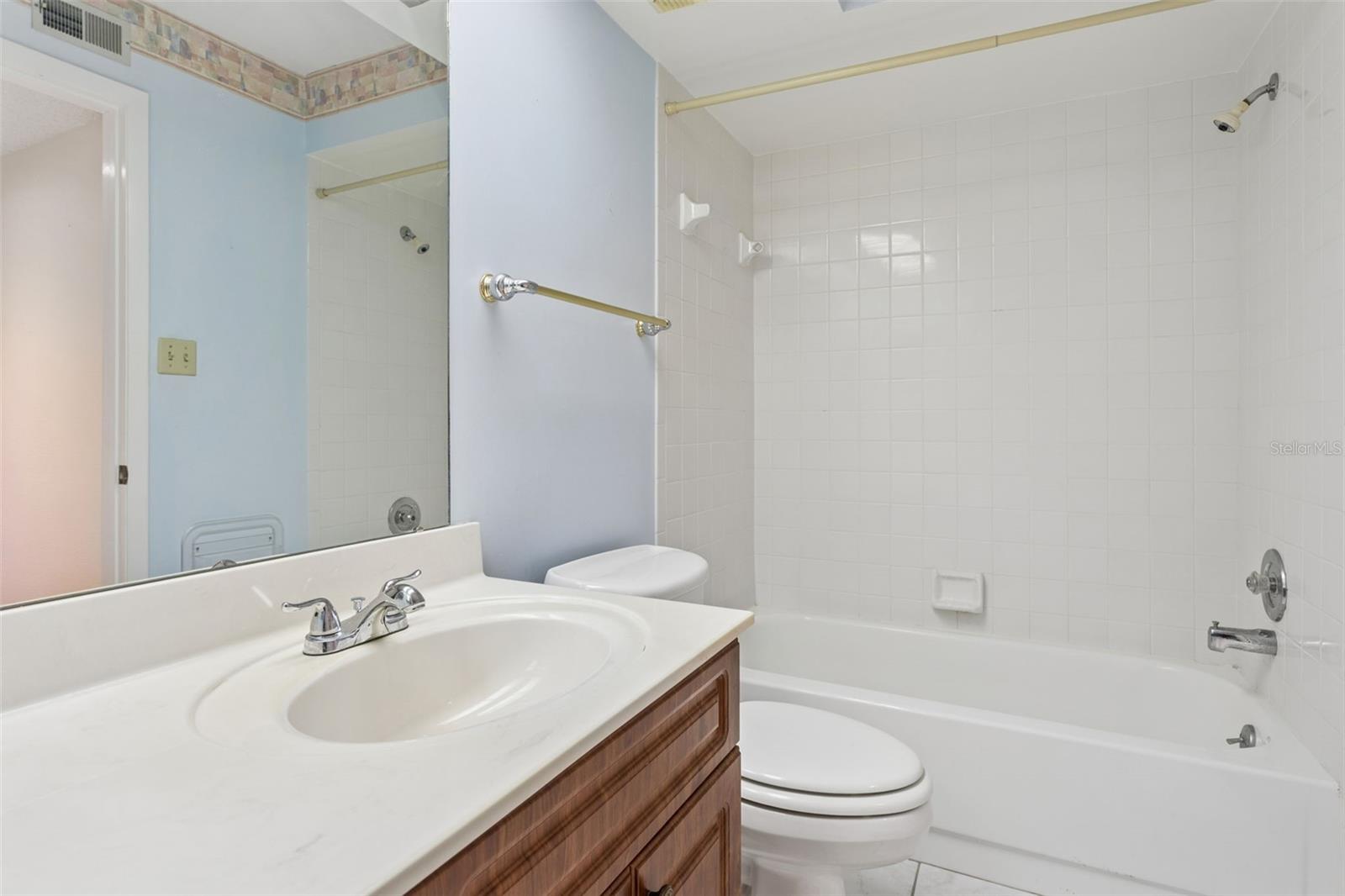 Image 17 of 30 For 2587 Countryside Boulevard 6313