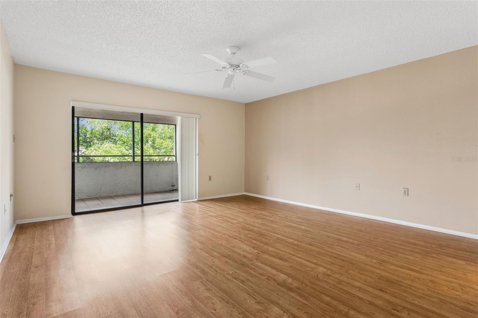 Image 20 of 30 For 2587 Countryside Boulevard 6313