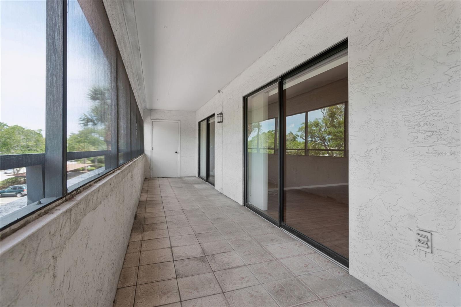 Image 27 of 30 For 2587 Countryside Boulevard 6313