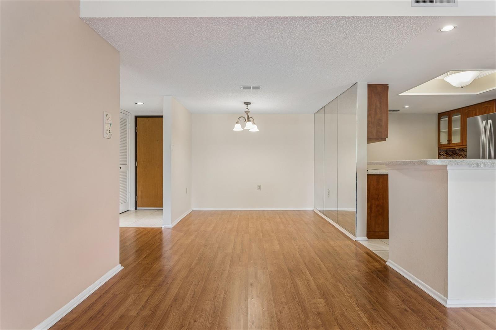 Image 6 of 30 For 2587 Countryside Boulevard 6313