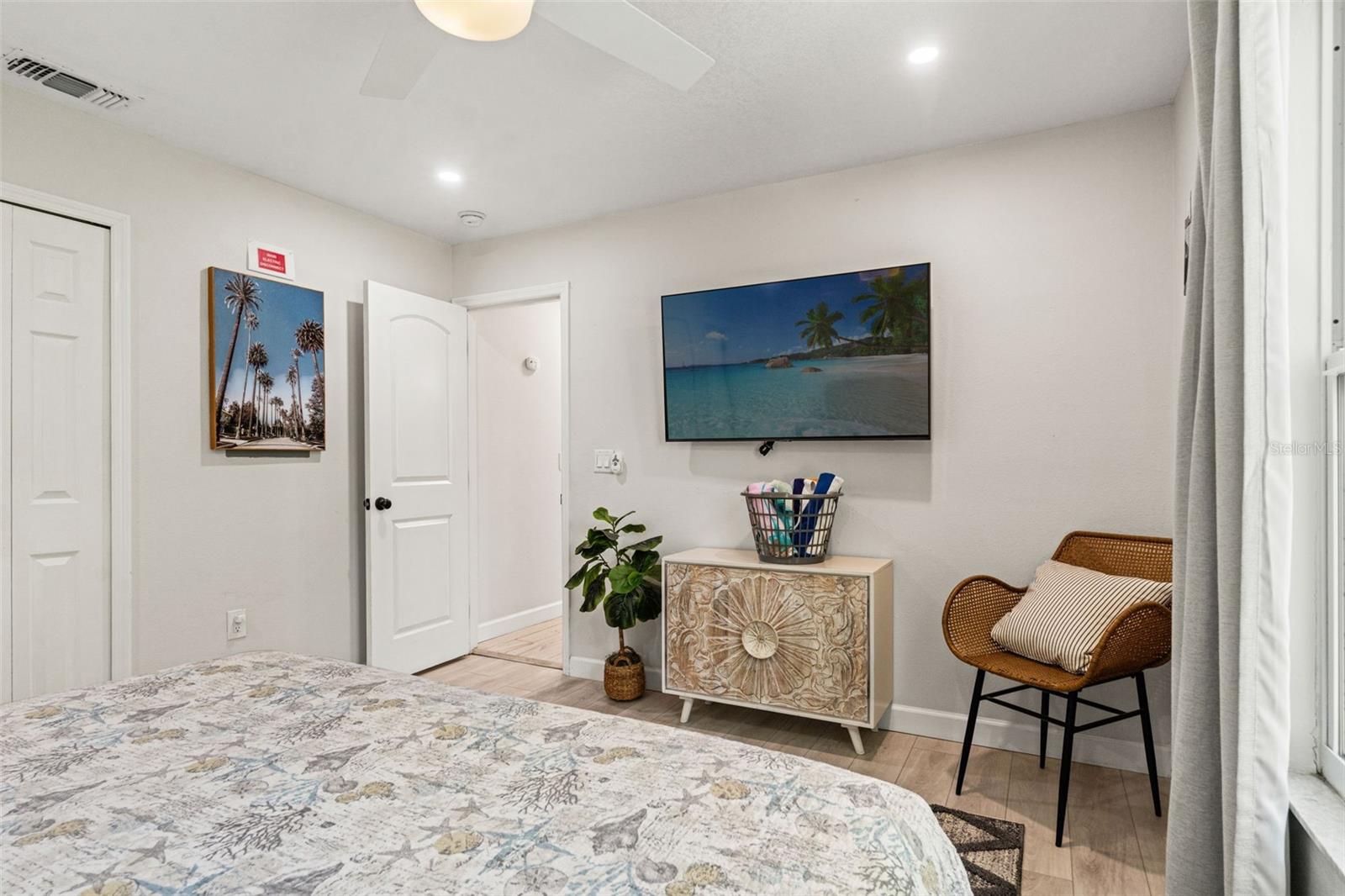 Image 49 of 81 For 8106 Gulf Drive